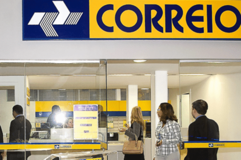 Justiça proíbe suspensão das férias dos funcionários dos Correios, garantindo seus direitos trabalhistas em decisão judicial.