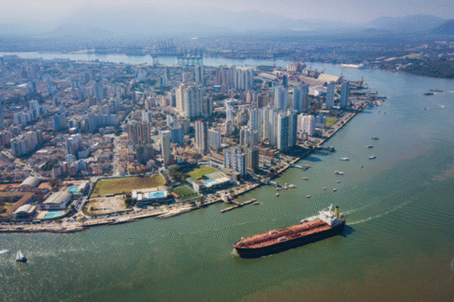 Porto de Santos registra recorde histórico na movimentação de cargas em maio de 2025