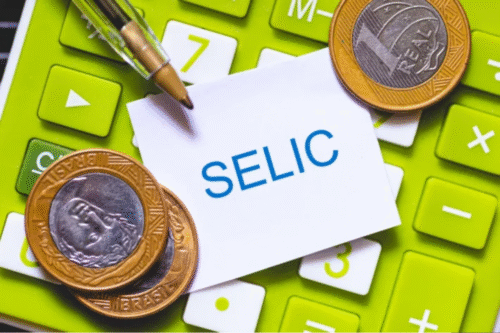 Gestores se dividem entre Selic a 14,75% ou 15% antes da decisão do Copom, aponta pesquisa XP
