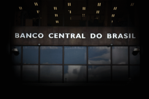 Taxas dos DIs fecham próximas da estabilidade com mercado atento à decisão do Copom