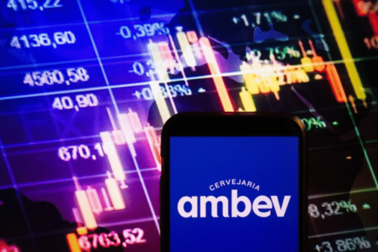 B3 (B3SA3), Ambev e Totvs pagam dividendos e JCP nesta segunda-feira (7)