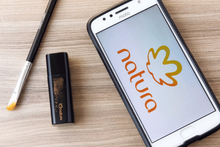 Natura retoma ticker NATU3 com queda de 7%; XP recomenda compra após reestruturação