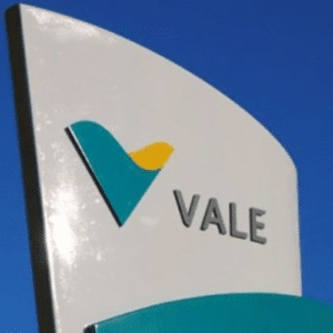 Foto de Logotipo da Vale exibido em um sinal informativo.