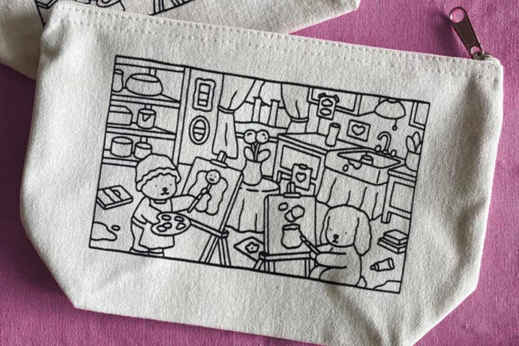 Estojo estampado com ilustração fofa de ateliê, típico dos produtos criativos e delicados da marca Bobbie Goods.