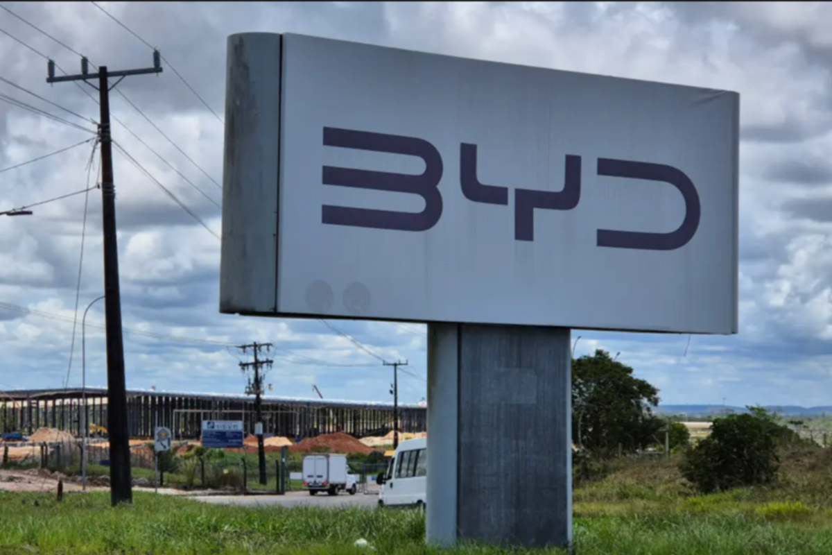 Placa da montadora chinesa BYD