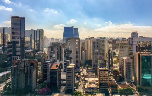 Edifícios ilustrando o setor imobiliário