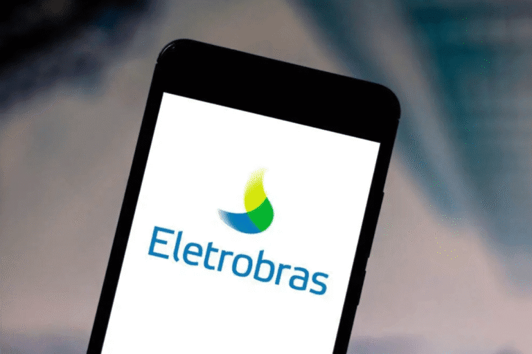 Imagem de um smartphone exibindo o logo da Eletrobras, uma empresa brasileira de energia, em fundo elegante e moderno.