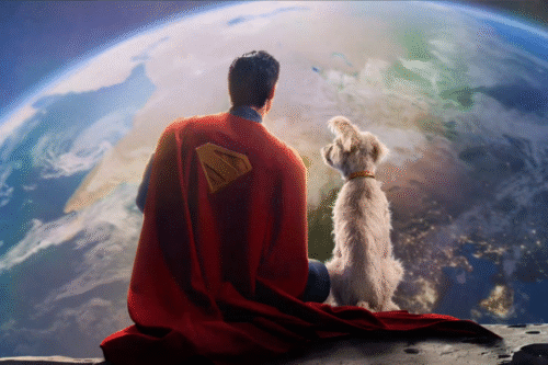 Superman e seu cachorro observando a Terra do espaço, simbolizando força, amizade e a conexão com o universo.