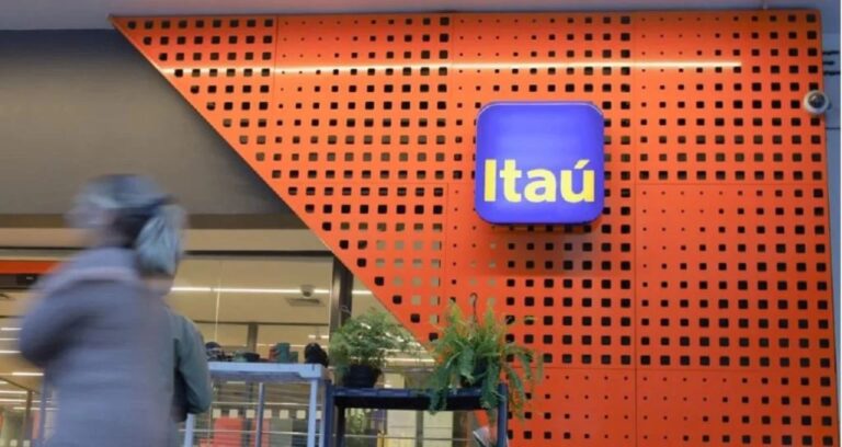 Fachada do Itaú, que deve distribuir dividendos recorde em 2026.