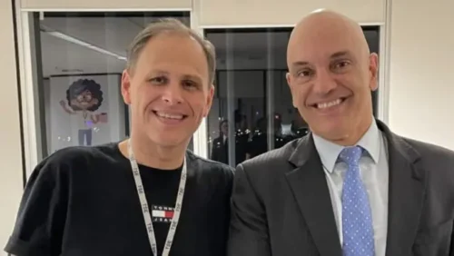 Alexandre de Moraes posado com Tagliaferro, seu ex-assessor.
