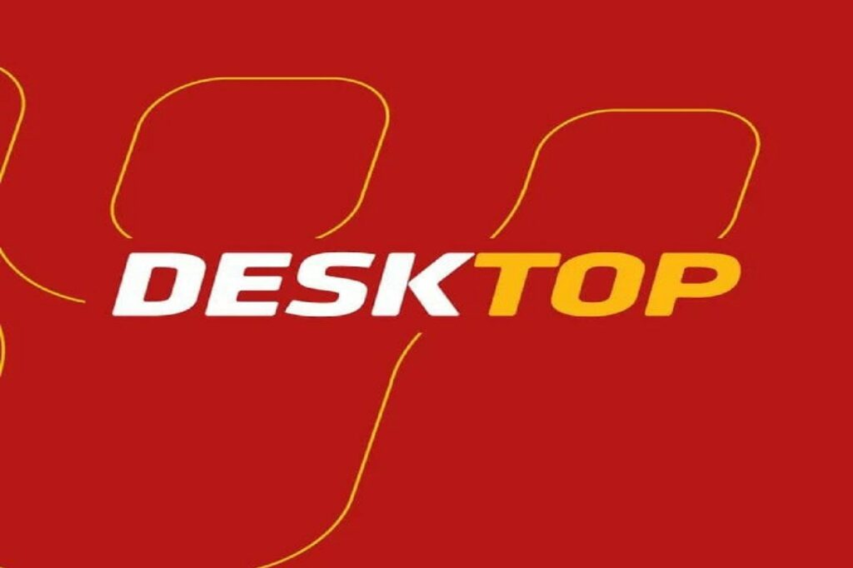 Logo da marca DeskTop com fundo vermelho, destacando o nome em destaque branco e amarelo em uma fonte moderna.