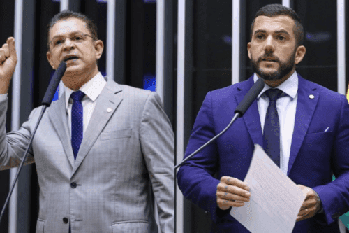 Dá esq. para Dir. deputados Sóstenes Cavalcante (PL) e Carlos Jordy (PL)