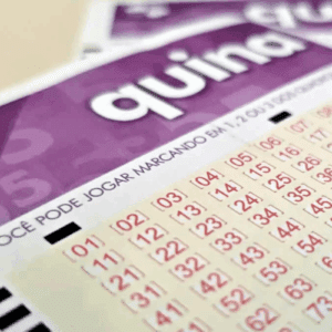 Foto de volante da Quina - loteria da Caixa.