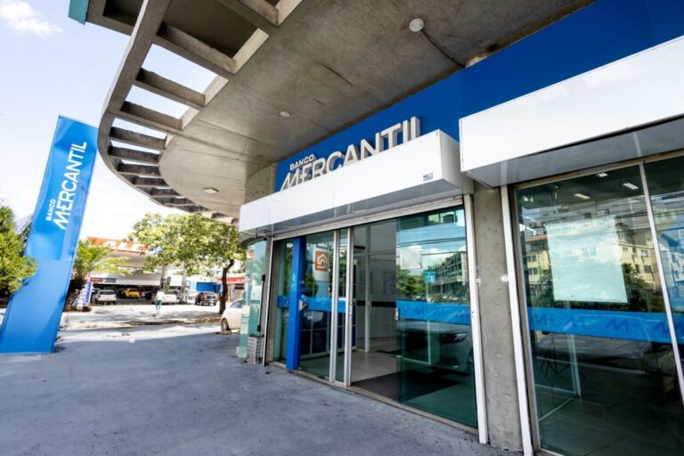 banco mercantil bmeb4 curitiba