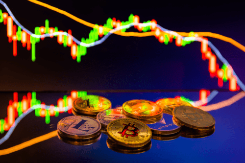 Gráficos de mercado de ações com moedas de diferentes criptomoedas.