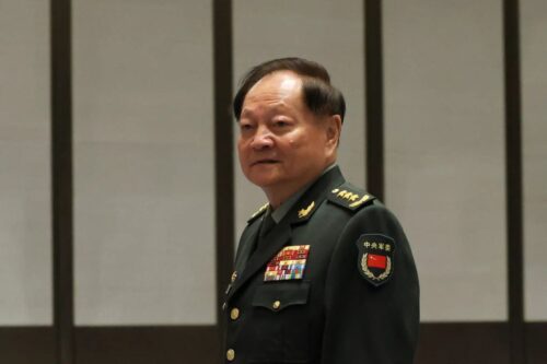 Fotografia em plano médio de Zhang Youxia, general chinês e vice-presidente da Comissão Militar Central.