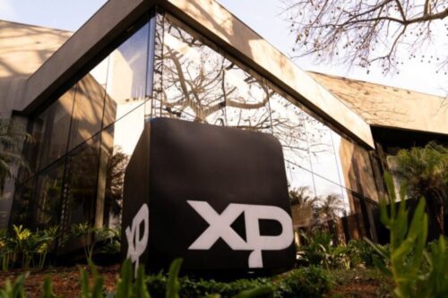 fachada da XP INVESTIMENTOS, que projeta queda nos juros/selic em março de 2026