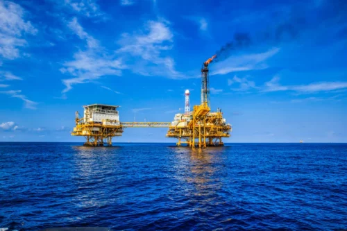 btg aponta ações do setor de óleo e gás para investir em 2026