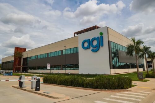 Sede do Agibank (AGBK), fintech brasileira focada em crédito consignado, após IPO e início de cobertura de bancos no mercado.
