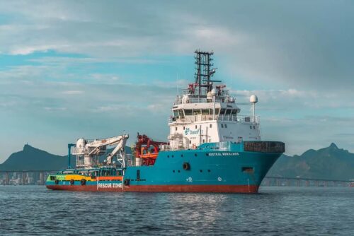 Navio Austral Abrolhos da OceanPact em operação no mar, destaque para ações OPCT3.