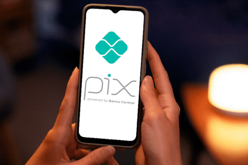 PIX - Sistema de pagamentos instantâneo.