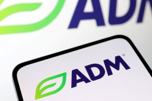 Imagem composta mostrando o logotipo da empresa ADM (Archer Daniels Midland).
