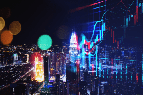 Gráfico Forex abstrato de Bokeh Glowing Candlestick em fundo embaçado da cidade. Finanças, crescimento e comércio