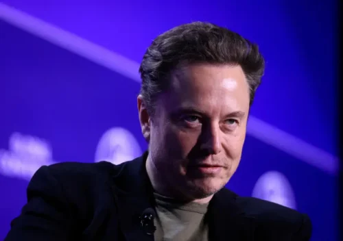 Elon Musk em conferência.