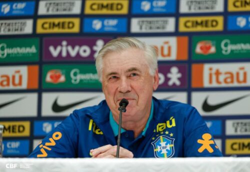 Carlo Ancelotti, representando anúncio da convocação da Seleção Brasileira para a Copa do Mundo de 2026 no Rio de Janeiro.