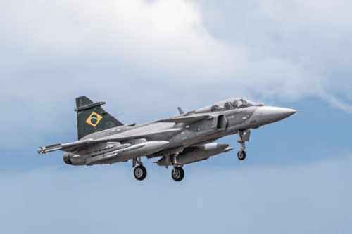 Caça Gripen produzido no Brasil.