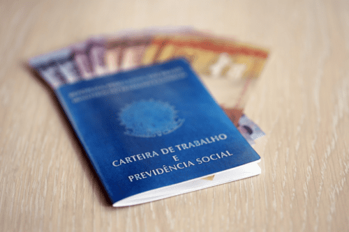 Emprego formal no Brasil.