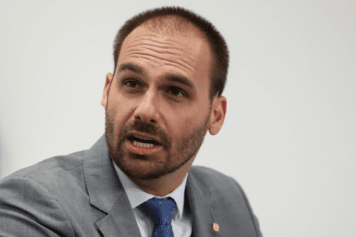 Polêmica do PIX envolvendo Eduardo Bolsonaro.