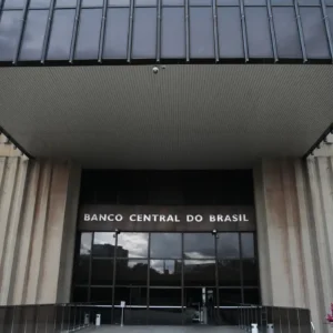 Fachada do Banco Central do Brasil, órgão responsável pela regulamentação da duplicata escritural no país.