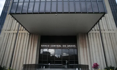 Fachada do Banco Central do Brasil, órgão responsável pela regulamentação da duplicata escritural no país.
