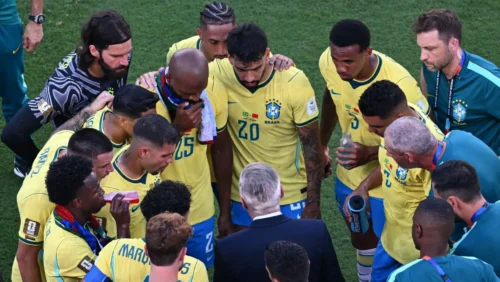 jogadores do Brasil durante a pausa para hidratação na Copa do Mundo 2026