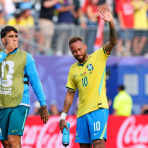Foto de Neymar após a eliminação da seleção brasileira da Copa do Mundo 2026.