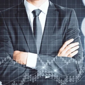 Empresário com braços cruzados e gráfico Forex abstrato.