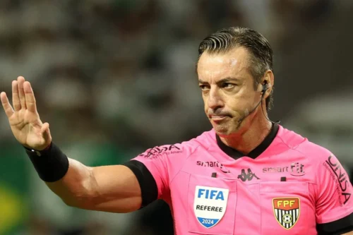 Foto árbitro de futebol Raphael Claus.