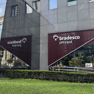 Fachada de agência do Bradesco, banco que realiza pagamentos de JCP aos acionistas em julho.
