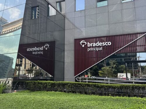 Fachada de agência do Bradesco, banco que realiza pagamentos de JCP aos acionistas em julho.