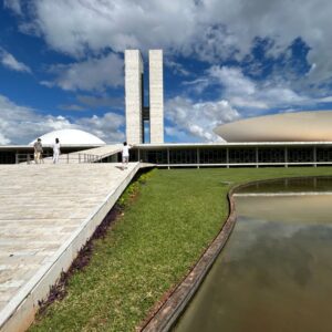 Impasse entre Lula e Alcolumbre: prédio do Congresso Nacional, em Brasília, com pautas travadas