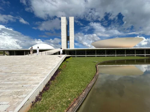Impasse entre Lula e Alcolumbre: prédio do Congresso Nacional, em Brasília, com pautas travadas