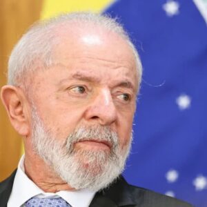 Presidente Lula durante agenda oficial em imagem sobre negociações para votação da MP do Frete no Senado.