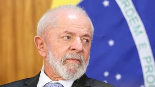 Presidente Lula durante agenda oficial em imagem sobre negociações para votação da MP do Frete no Senado.