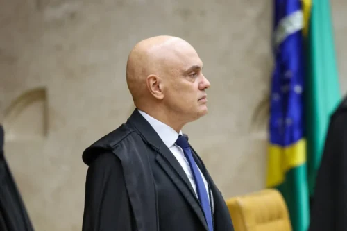 Alexandre de Moraes durante sessão no STF, em Brasília, no período em que assume a presidência interina da Corte.