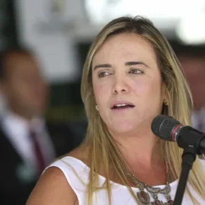 Celina Leão durante pronunciamento no Distrito Federal antes de pesquisa eleitoral do Paraná Pesquisas.