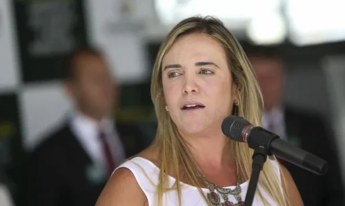 Celina Leão durante pronunciamento no Distrito Federal antes de pesquisa eleitoral do Paraná Pesquisas.